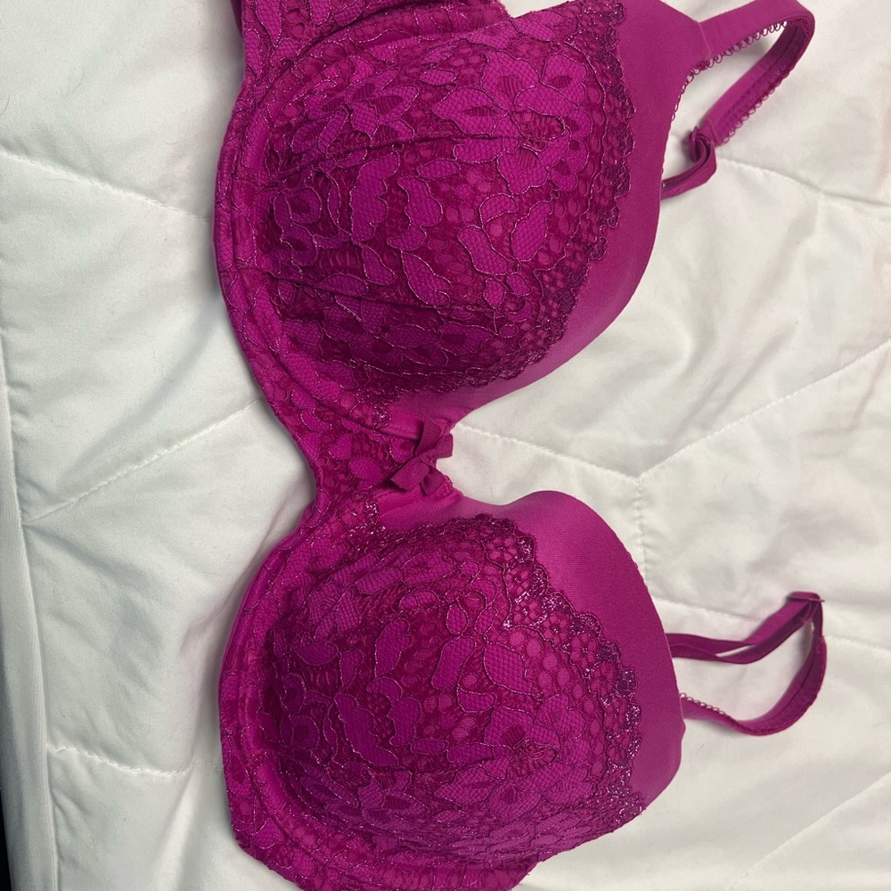 Victoria’s Secret Bra in Vibrant Pink sz 36D